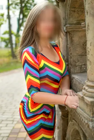 Clara, 37