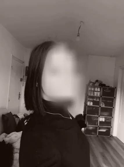Emilie, 18