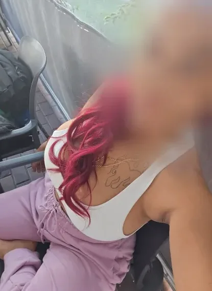 Emma, 36