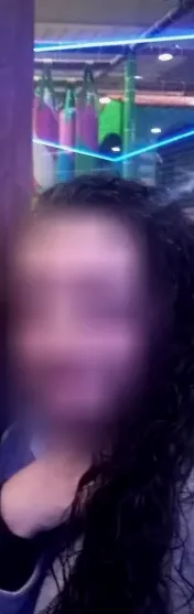 Julie, 32