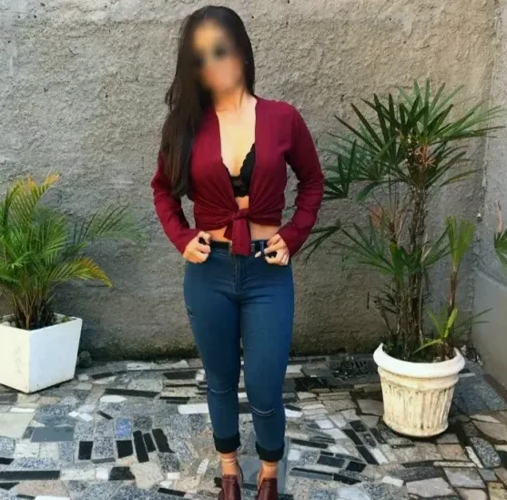 Rosa, 34