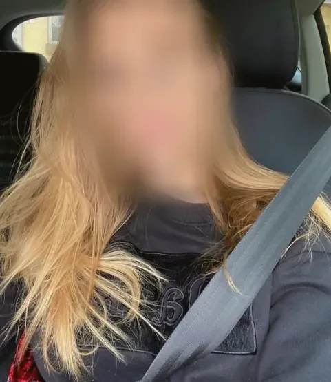 Sara, 32