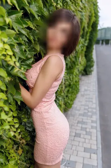 Sara, 35