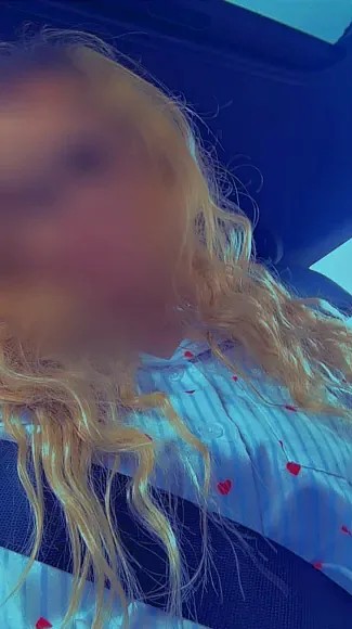 Tilde, 28