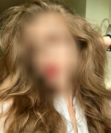 Zeynep, 20